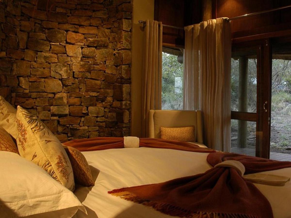 Buffalo Ridge Safari Lodge Madikwe Wildreservaat Buitenkant foto